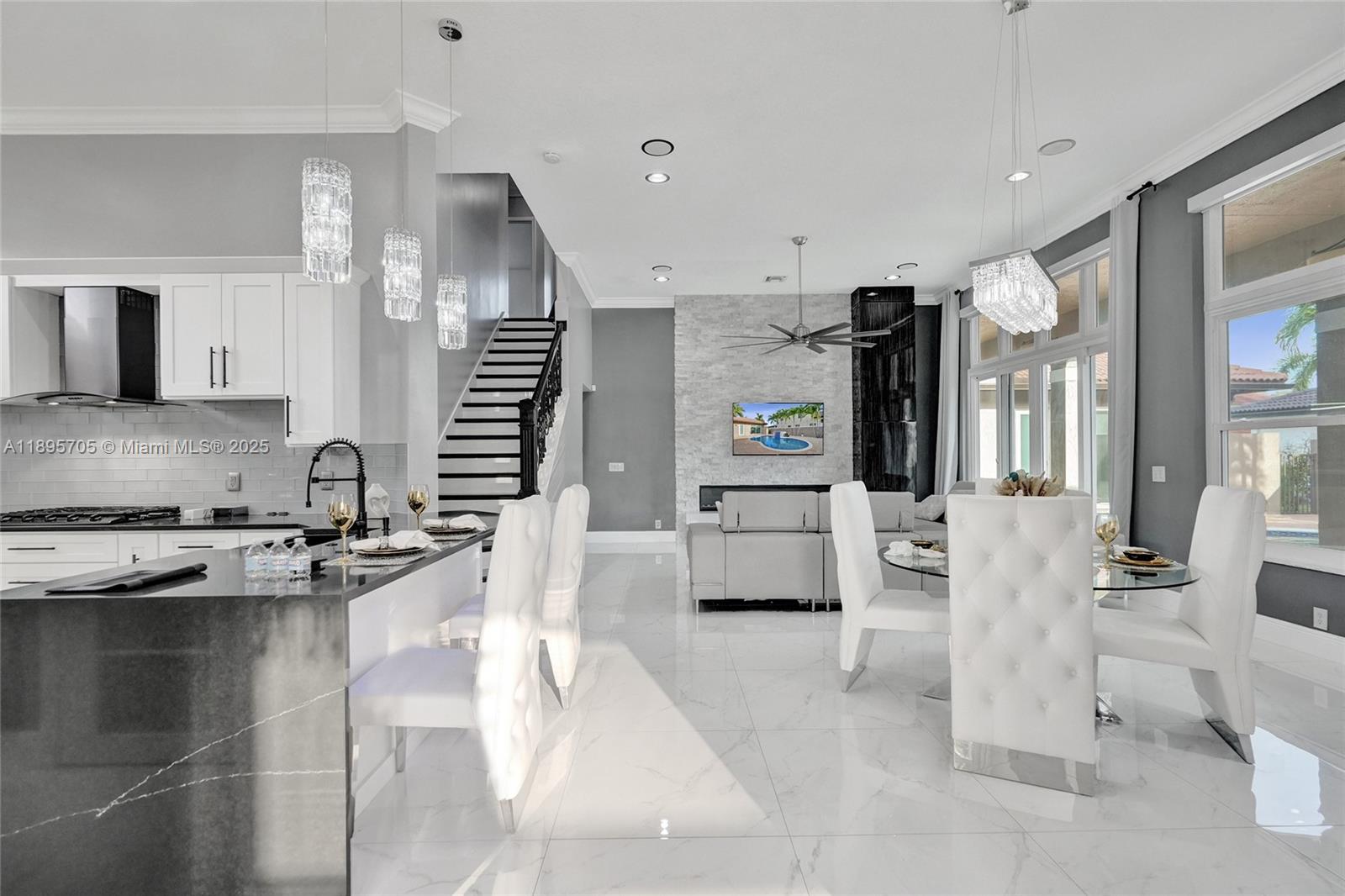 SUNSET LAKES PLAT TWO - Residential