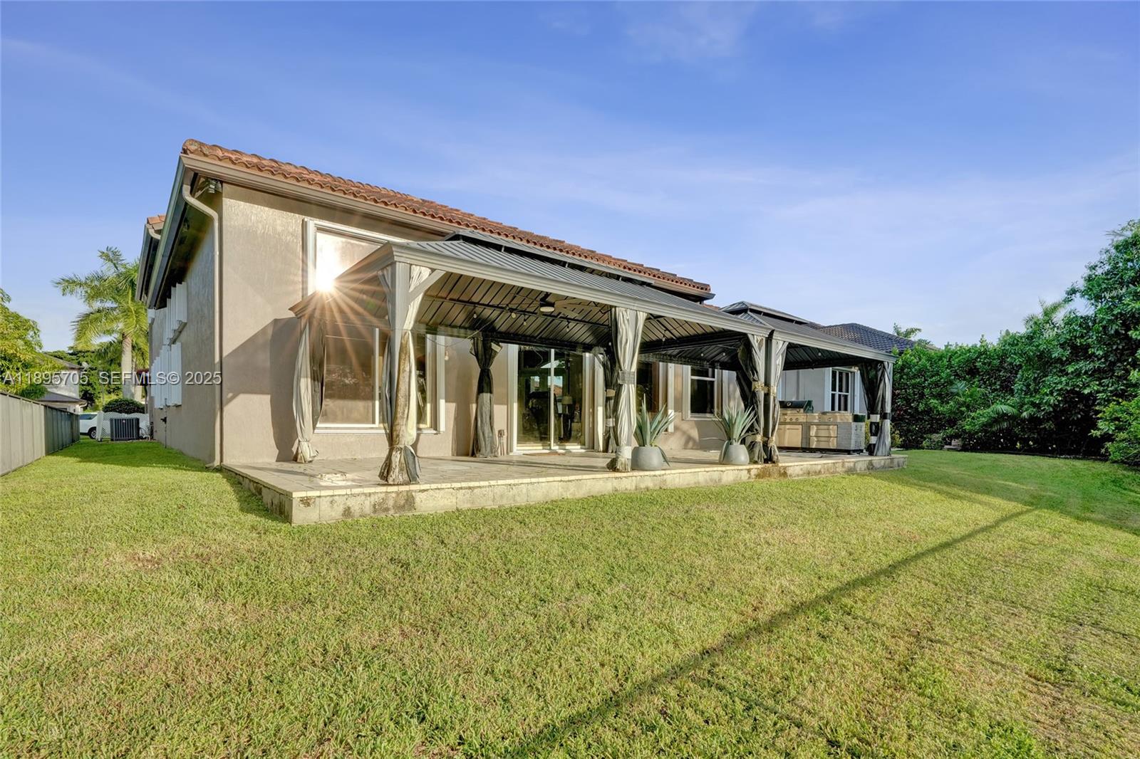 SUNSET LAKES PLAT TWO - Residential