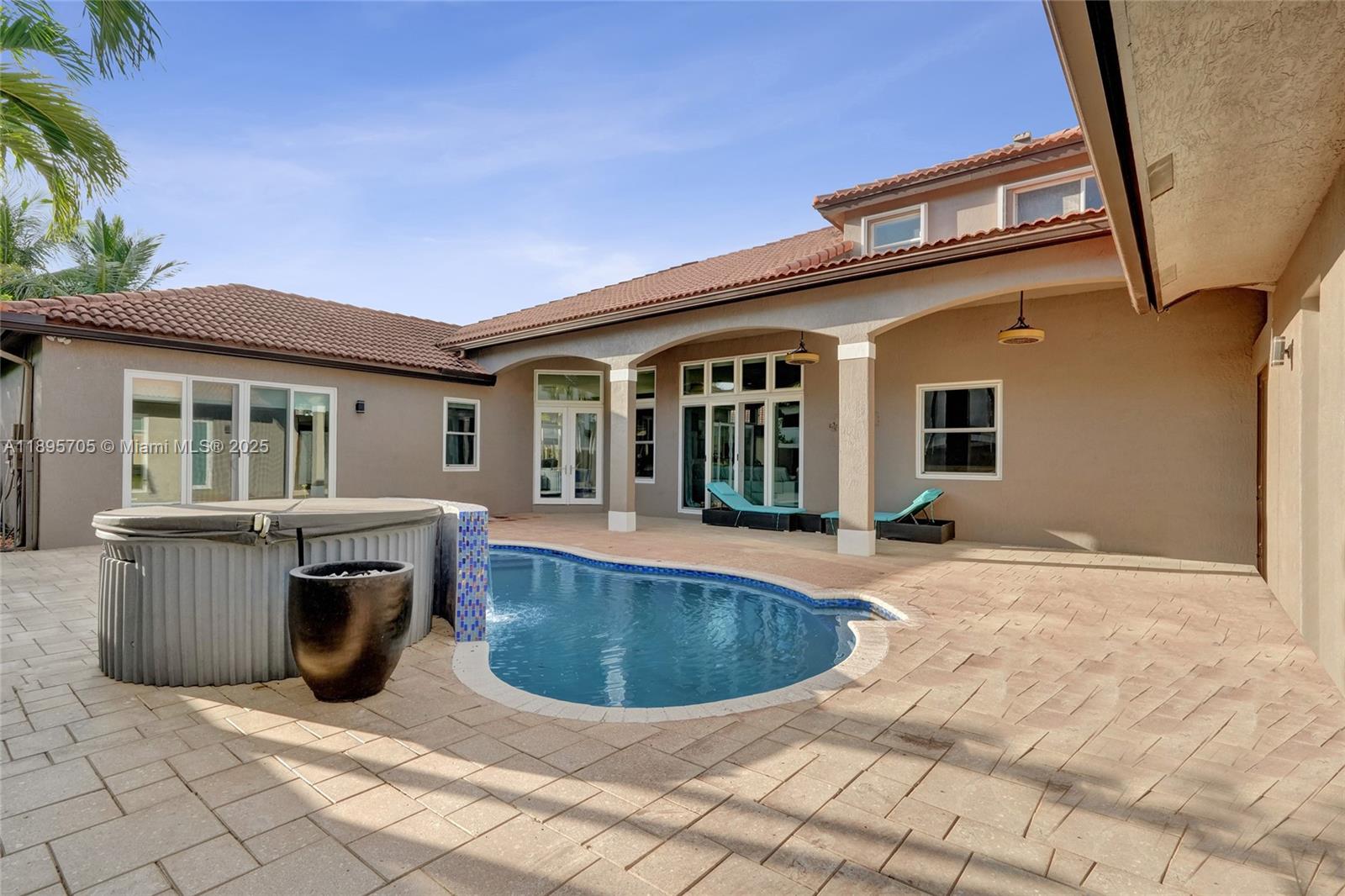 SUNSET LAKES PLAT TWO - Residential