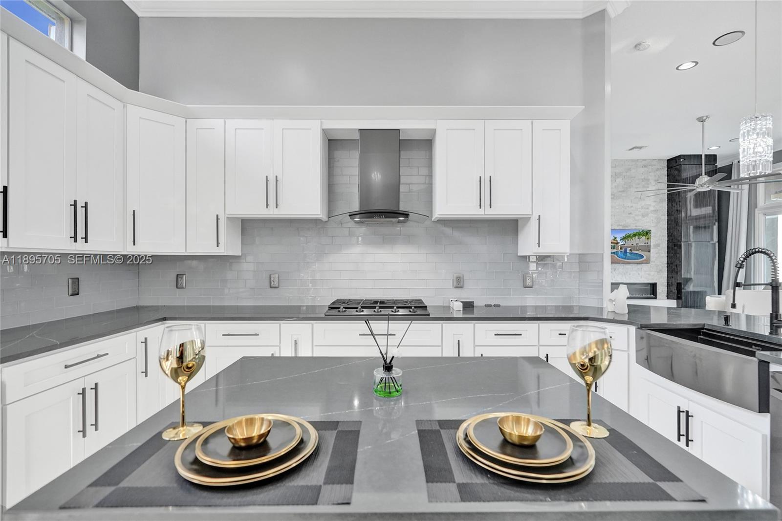 SUNSET LAKES PLAT TWO - Residential