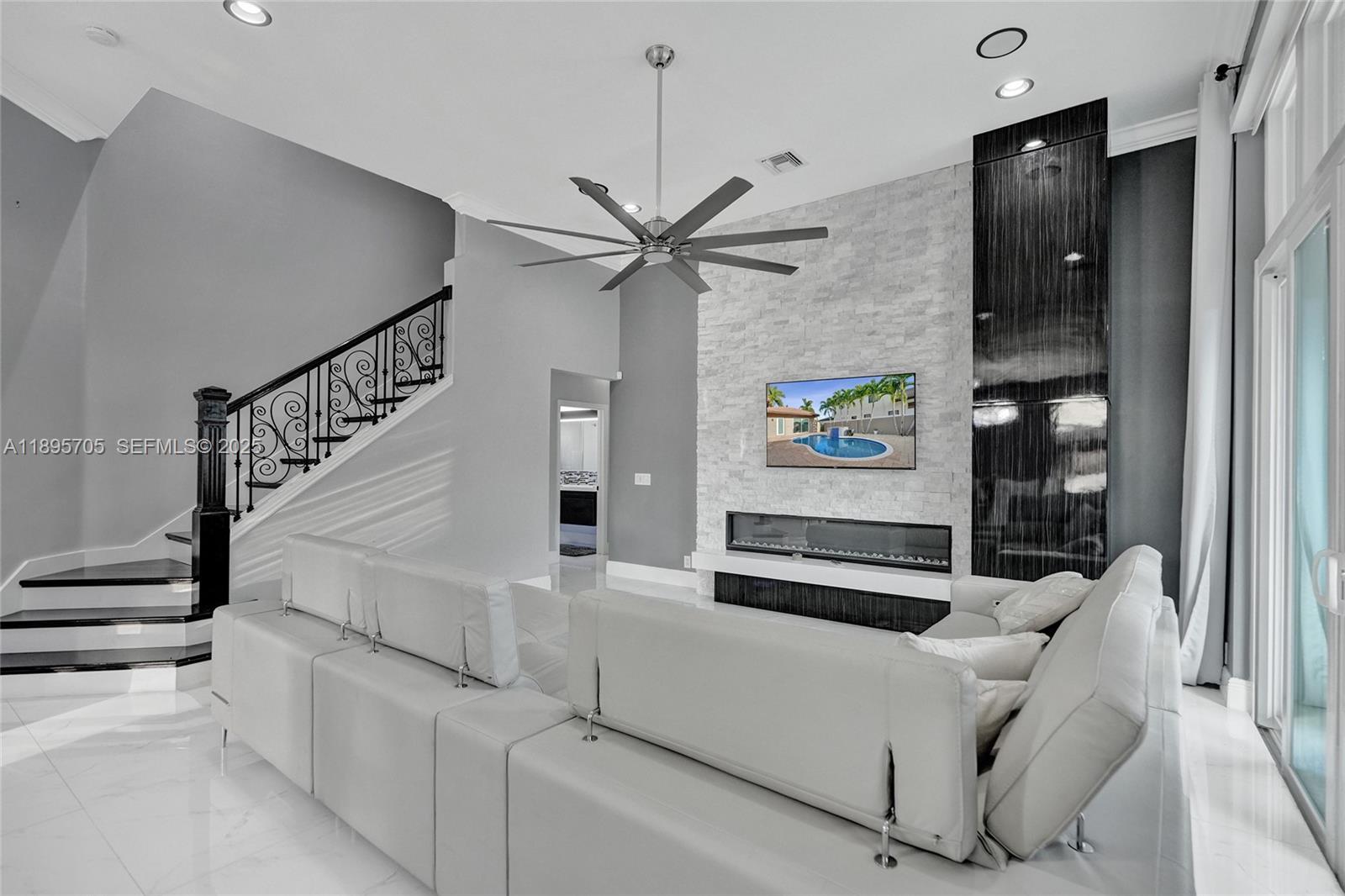 SUNSET LAKES PLAT TWO - Residential