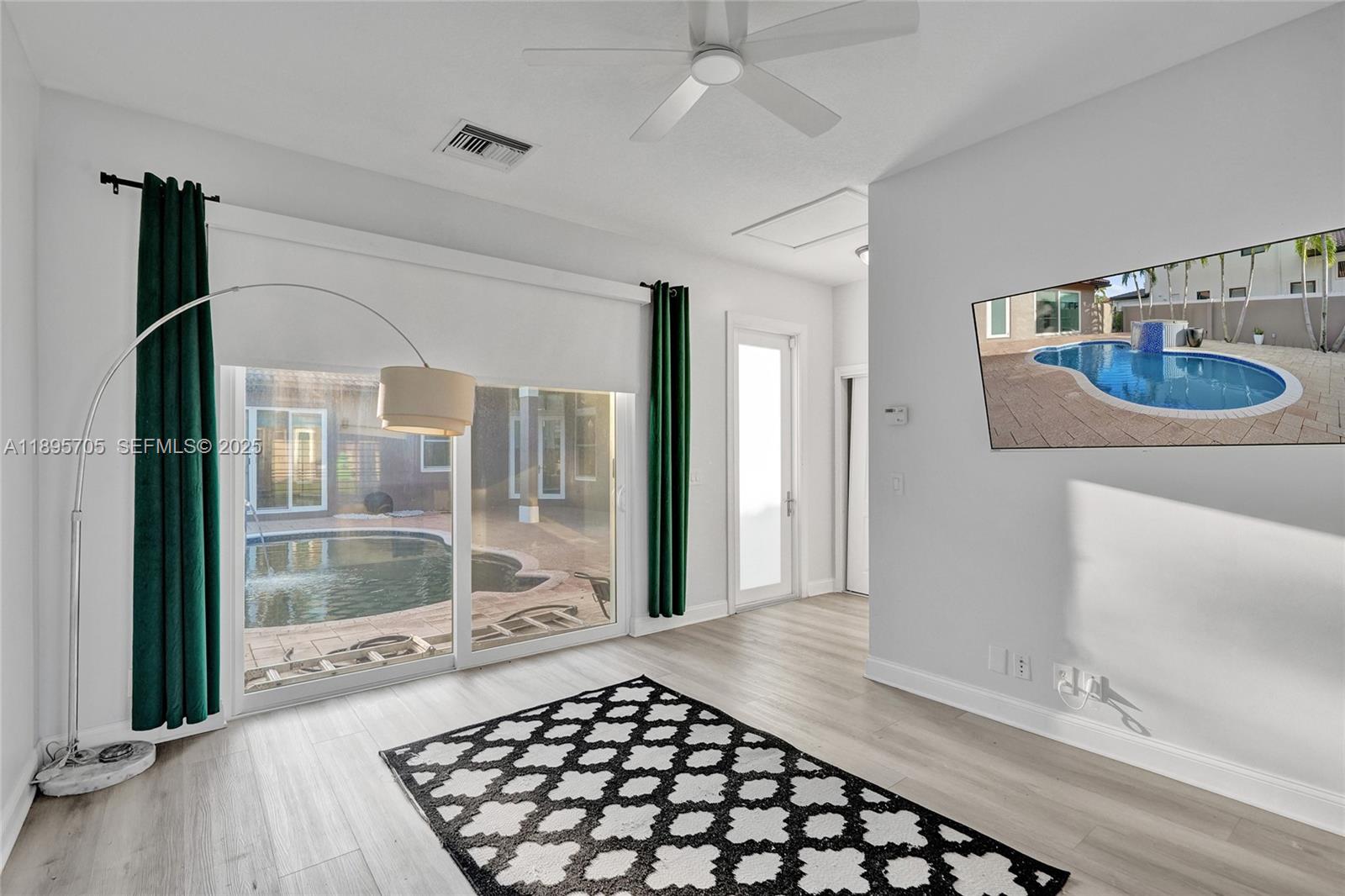 SUNSET LAKES PLAT TWO - Residential