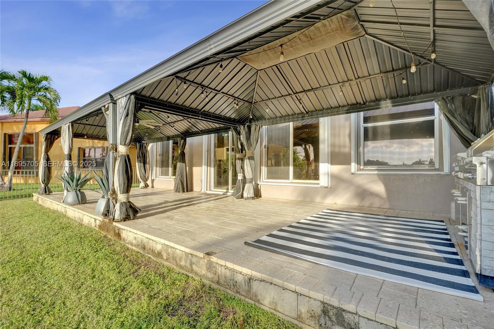 SUNSET LAKES PLAT TWO - Residential