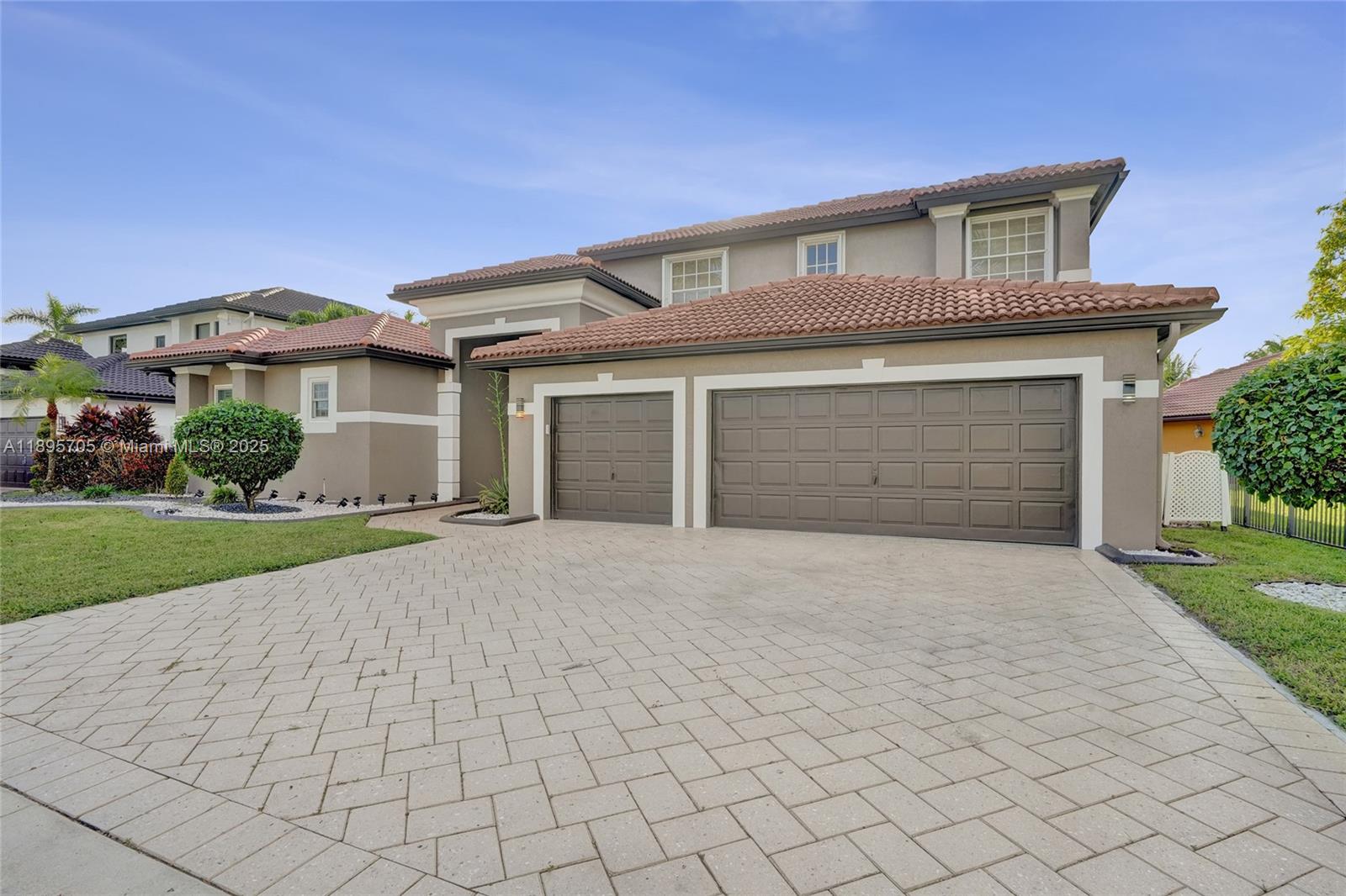 SUNSET LAKES PLAT TWO - Residential