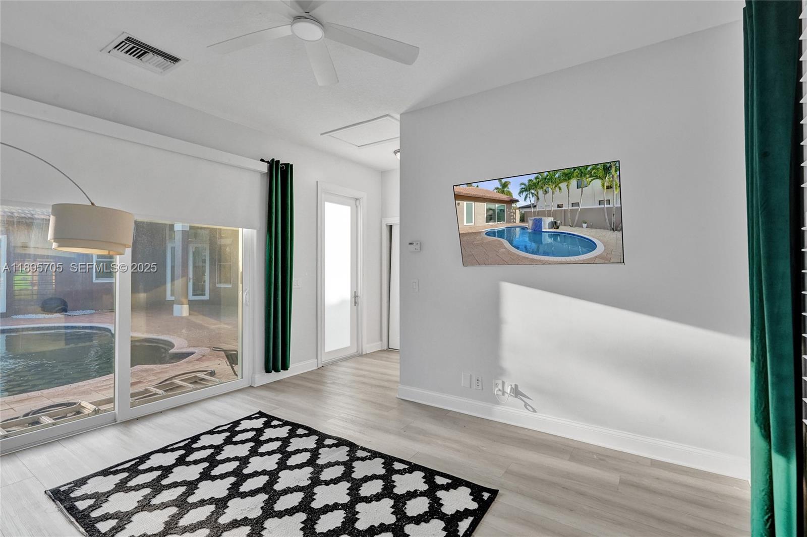 SUNSET LAKES PLAT TWO - Residential