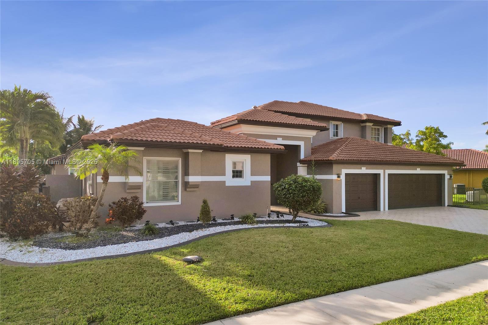 SUNSET LAKES PLAT TWO - Residential