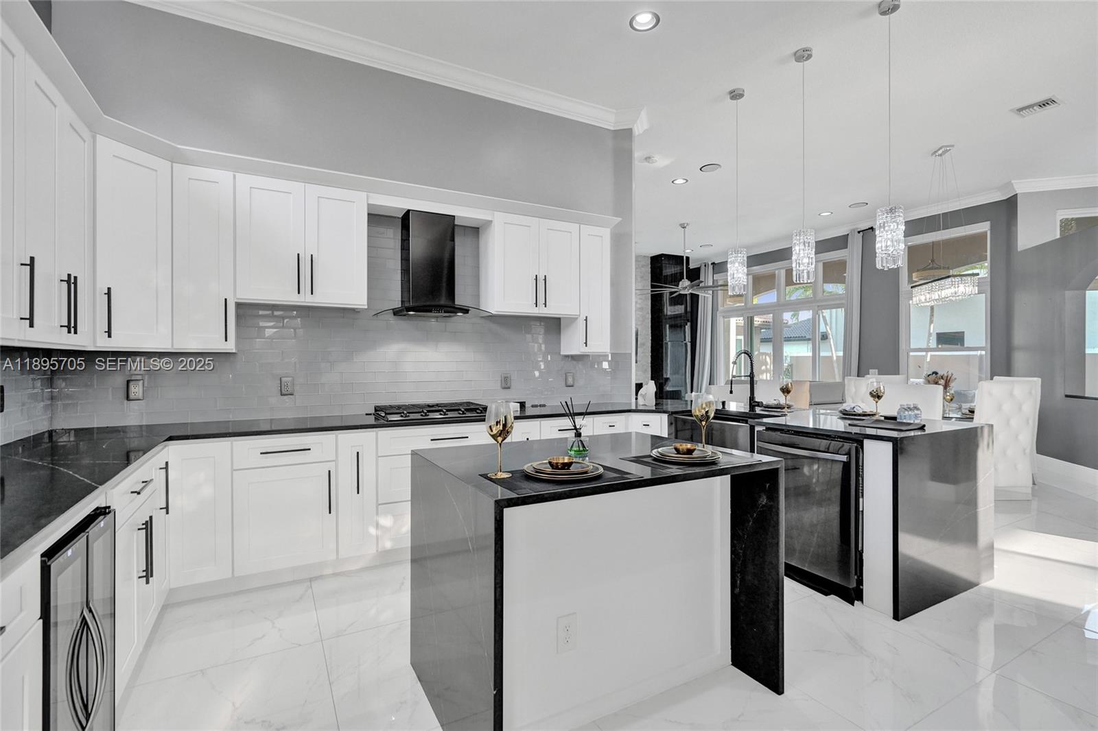 SUNSET LAKES PLAT TWO - Residential