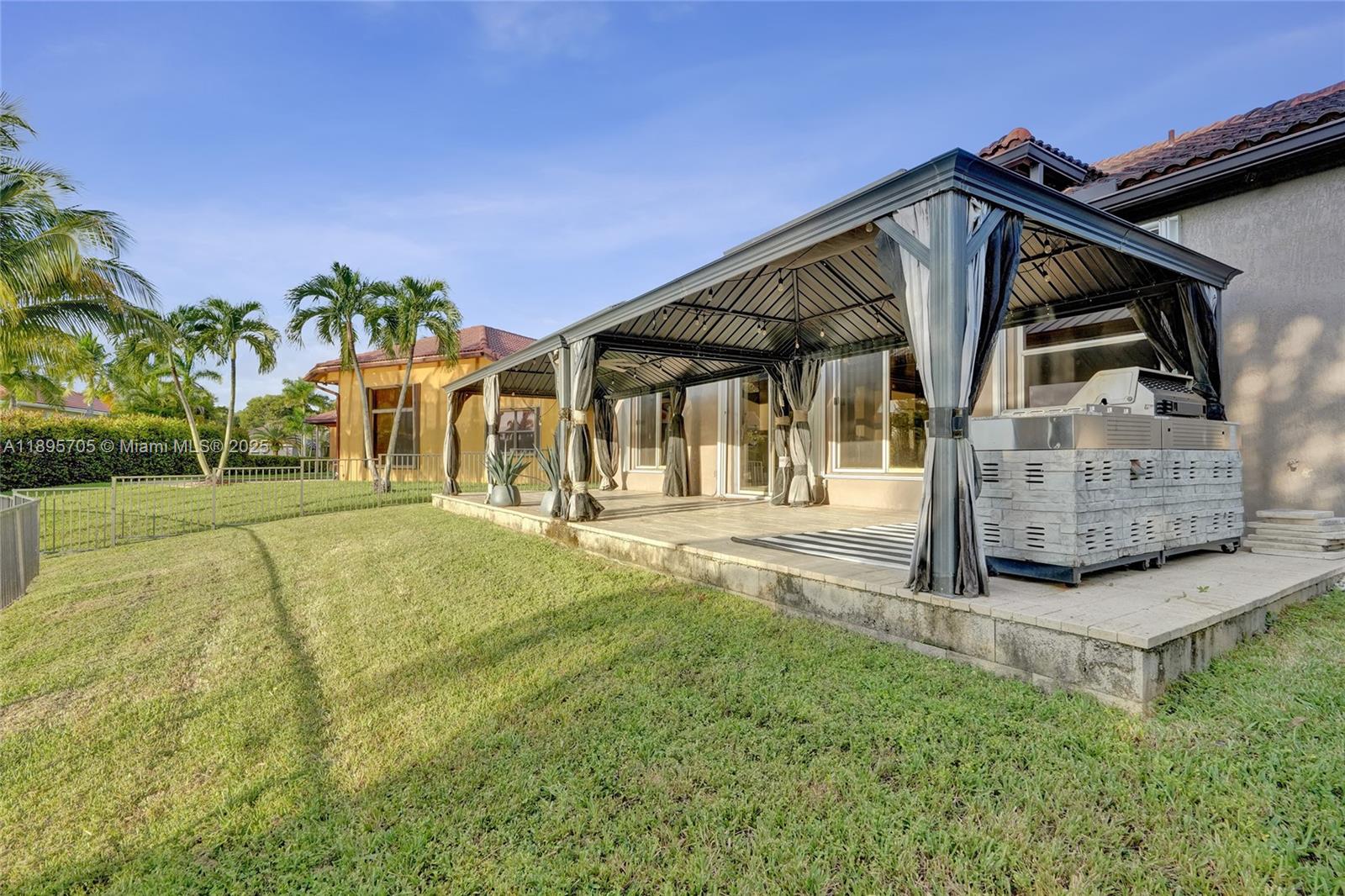 SUNSET LAKES PLAT TWO - Residential