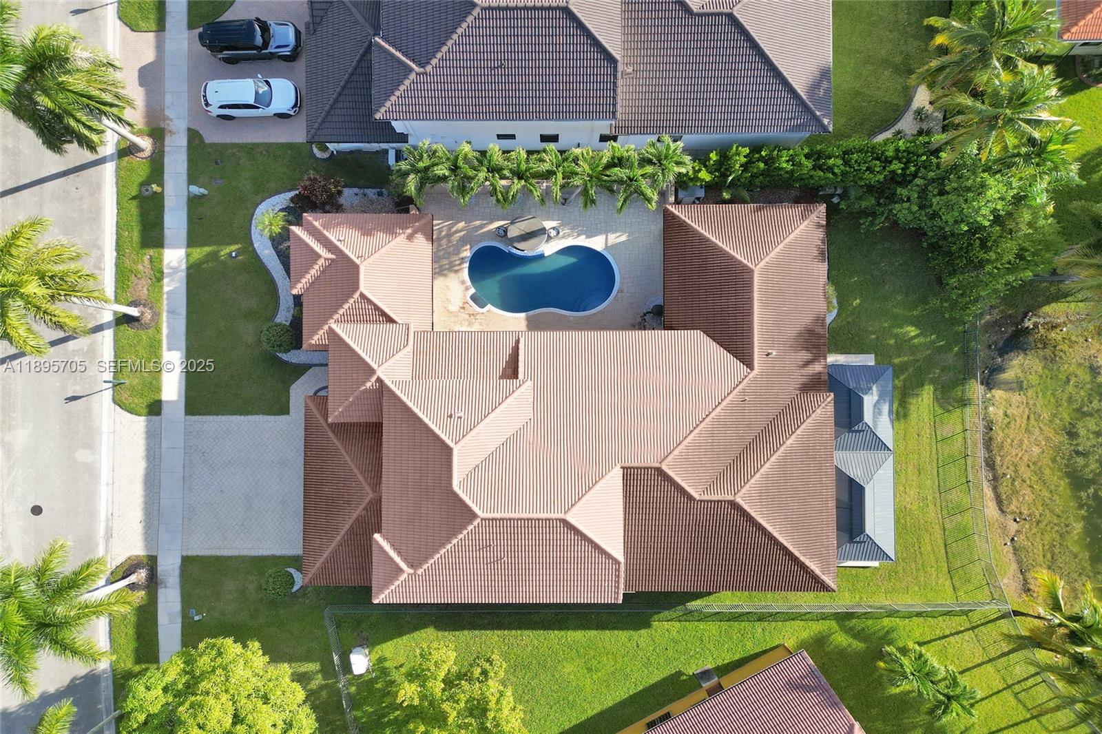 SUNSET LAKES PLAT TWO - Residential