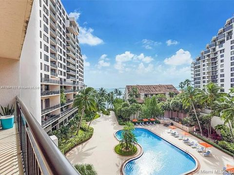 540 Brickell Key Dr 603 Miami FL 33131