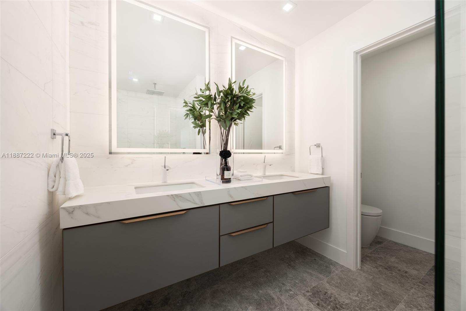 KEY CASSA CONDOMINIUMS - Residential