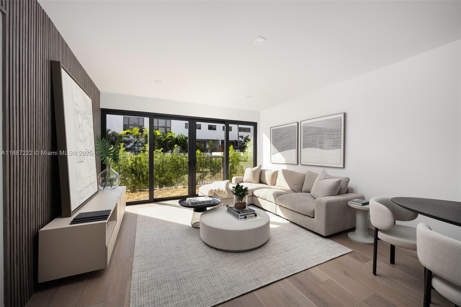 KEY CASSA CONDOMINIUMS - Residential
