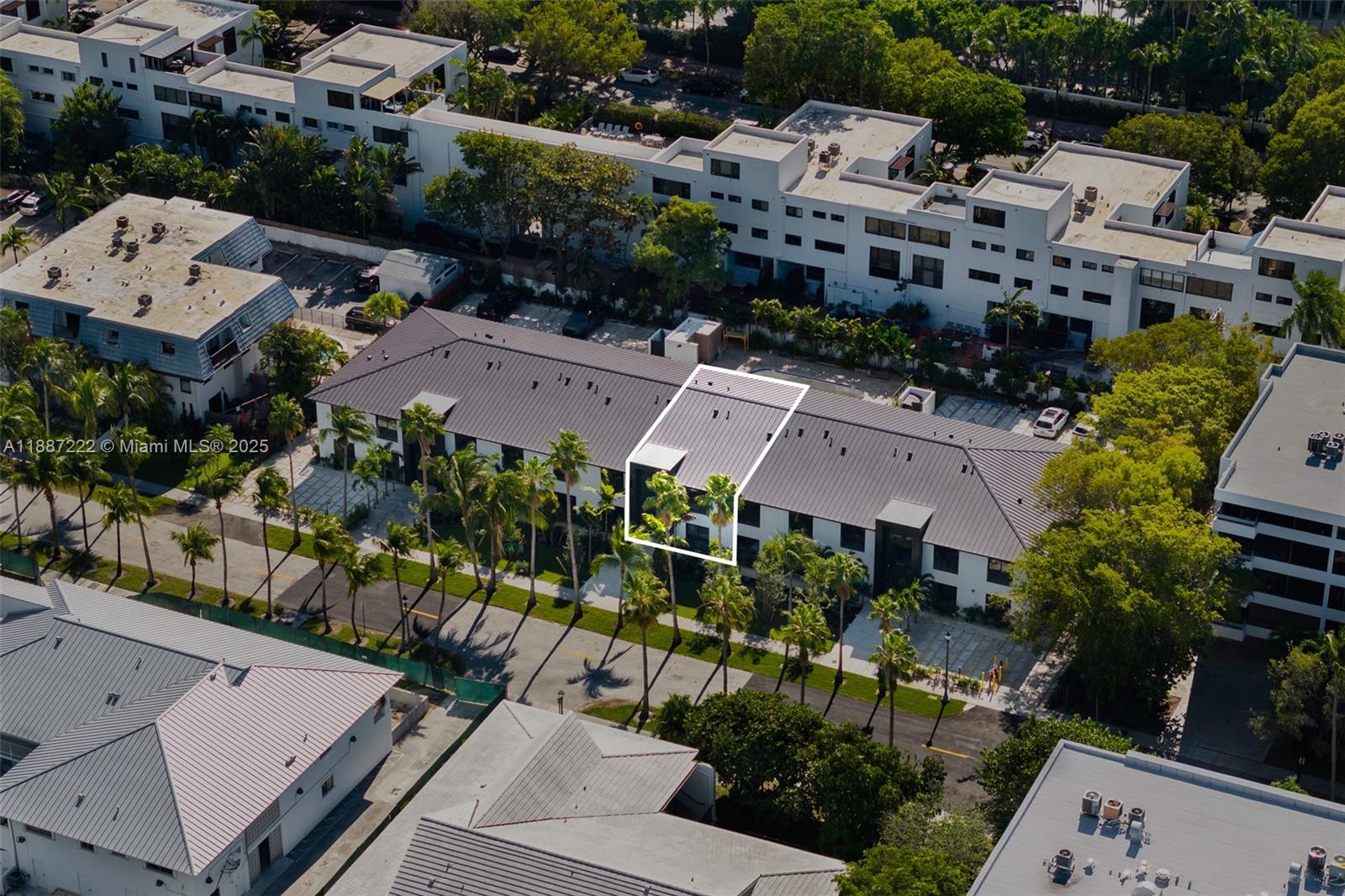 KEY CASSA CONDOMINIUMS - Residential