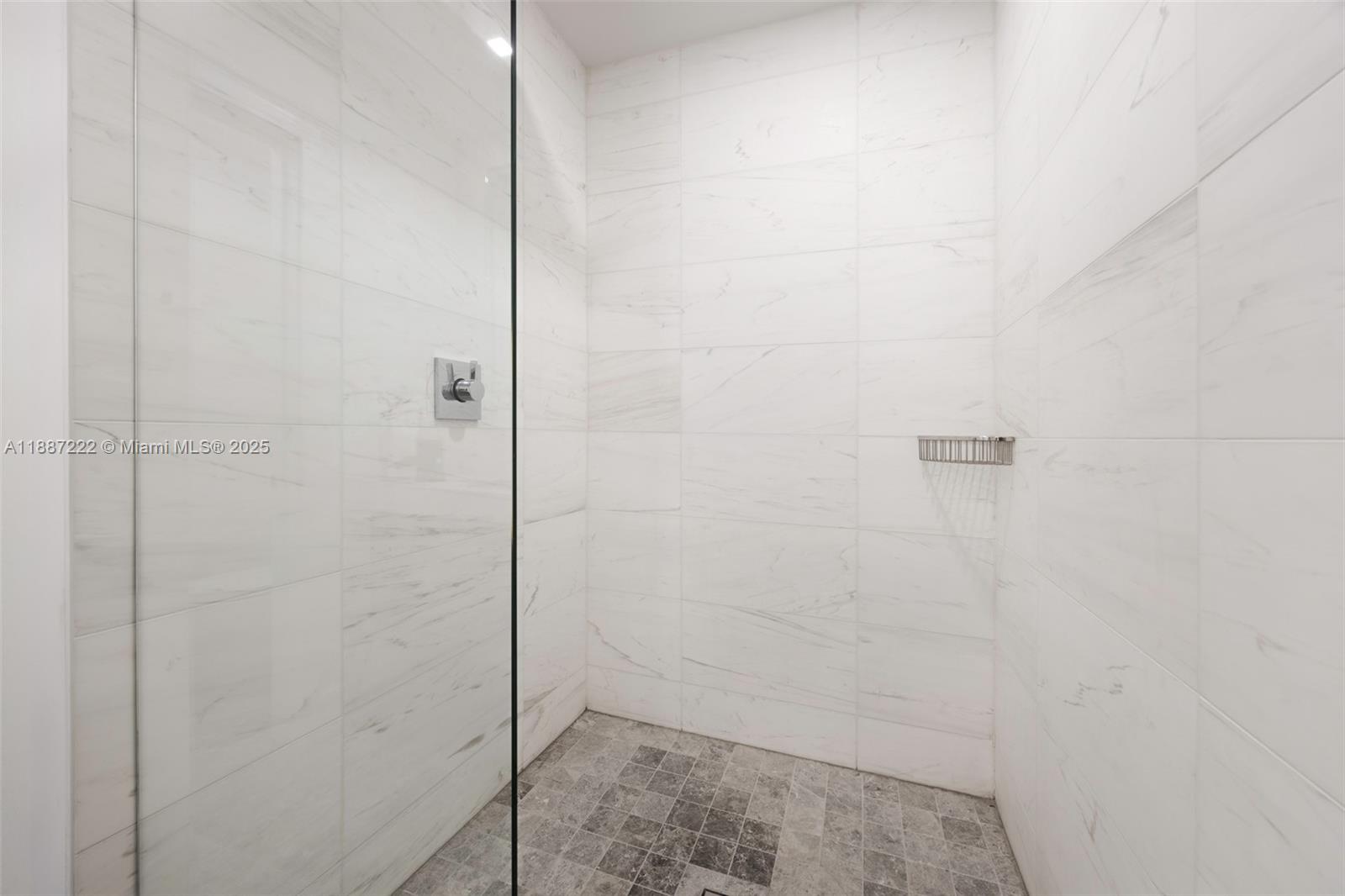 KEY CASSA CONDOMINIUMS - Residential