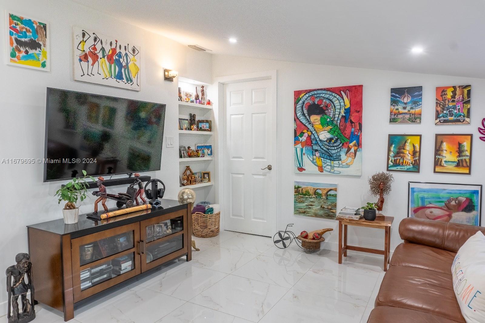 DRIFTWOOD PLAZA NO 3 - Residential