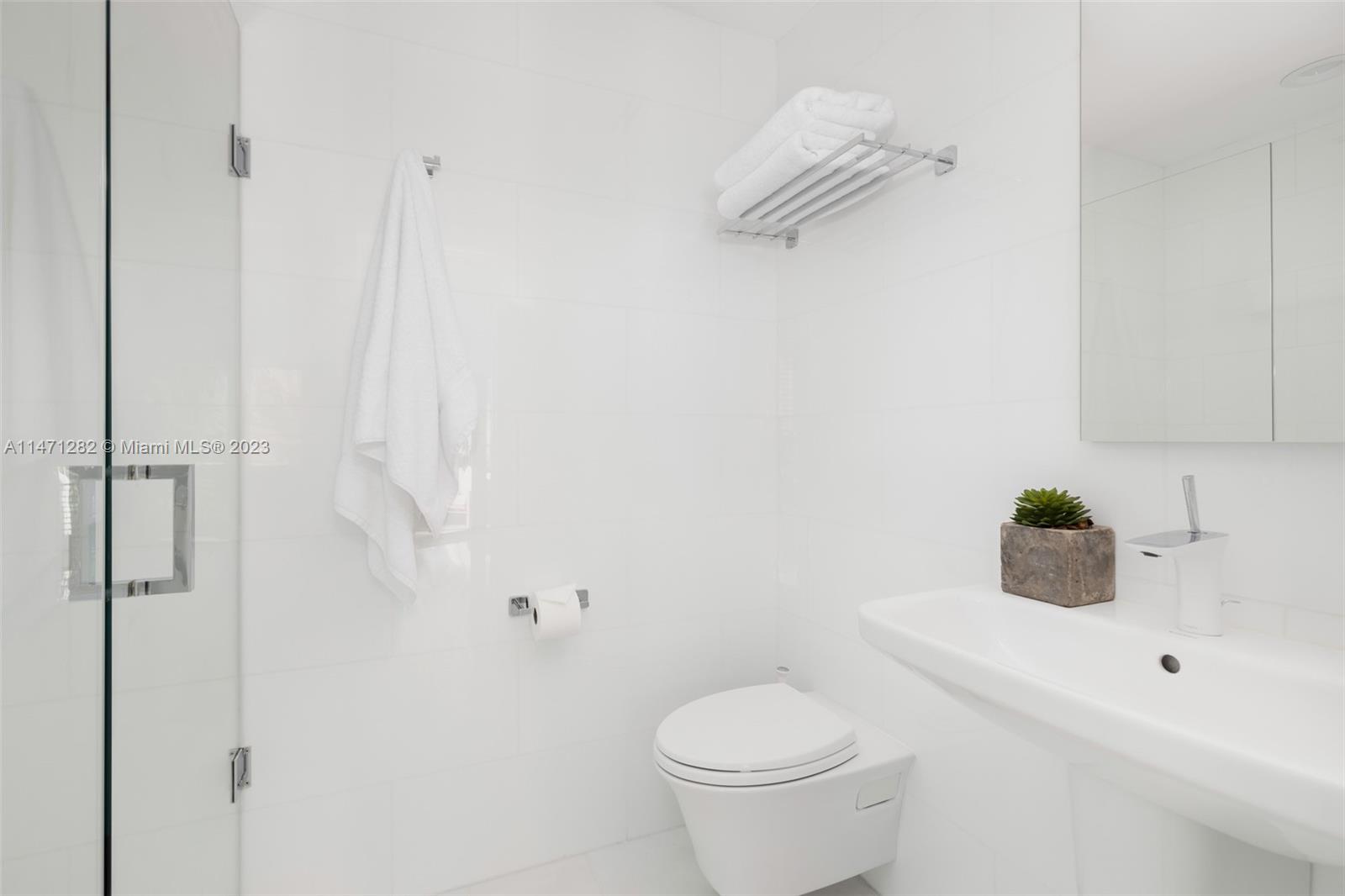 BELLAVISTA CONDO - Residential