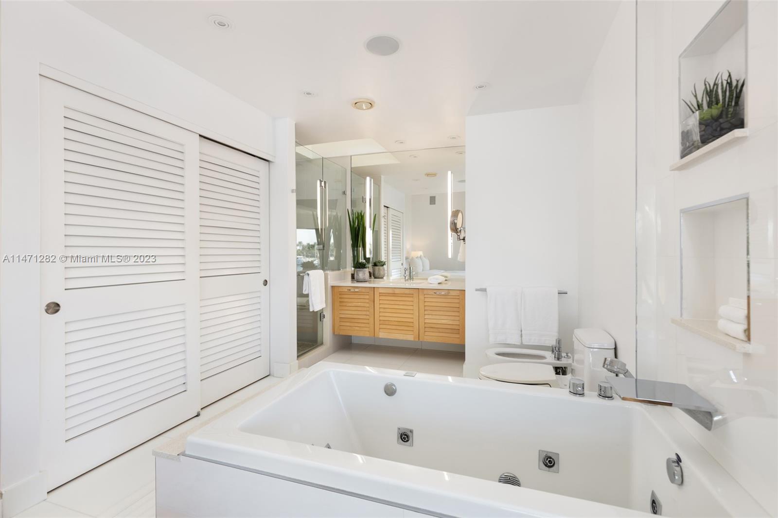 BELLAVISTA CONDO - Residential