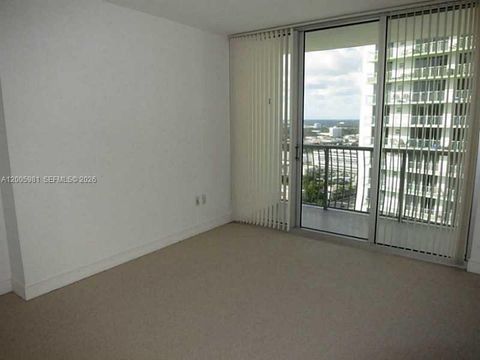 Tiny photo for 1750 N Bayshore Dr #2909, Miami, FL 33132 (MLS # A12005981)