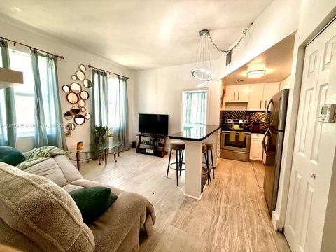 1342 Drexel Ave 206 Miami Beach FL 33139