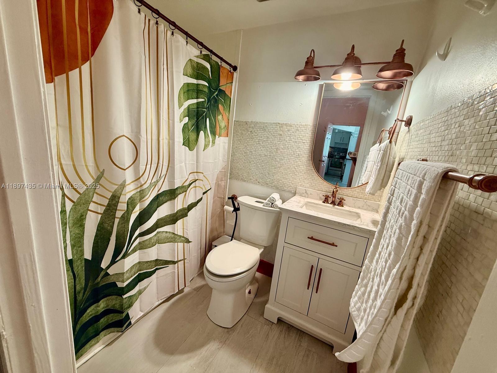 1342 Drexel Ave 206