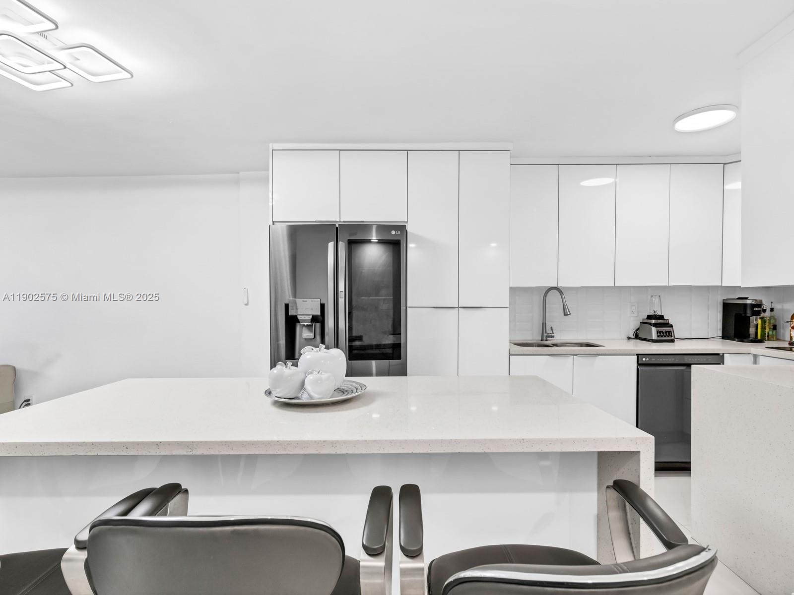 PALM-EAST GARDENS CONDO - Residential