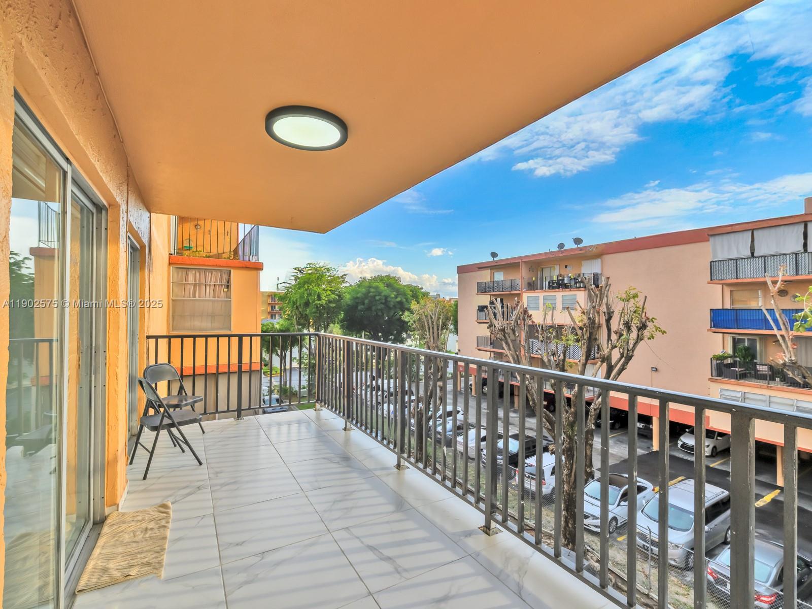 PALM-EAST GARDENS CONDO - Residential