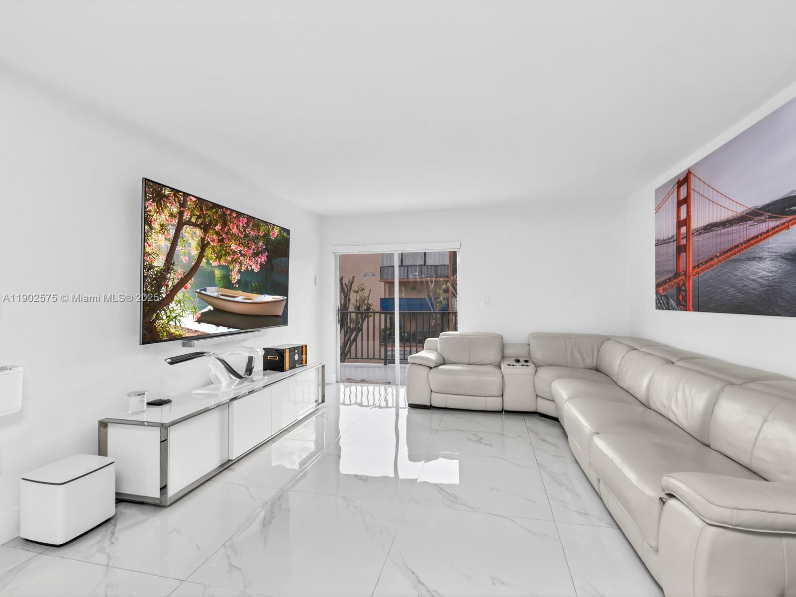 PALM-EAST GARDENS CONDO - Residential