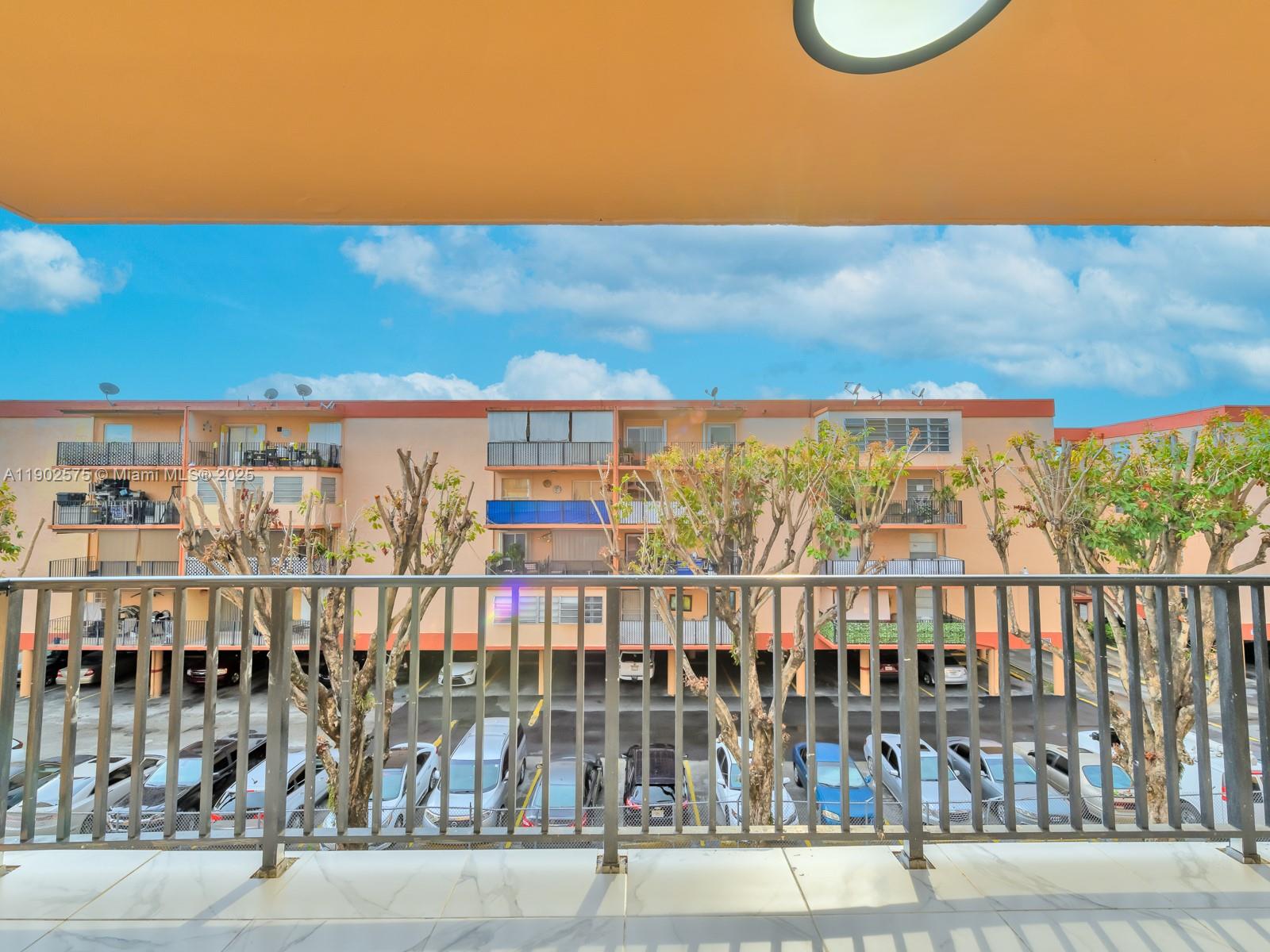 PALM-EAST GARDENS CONDO - Residential