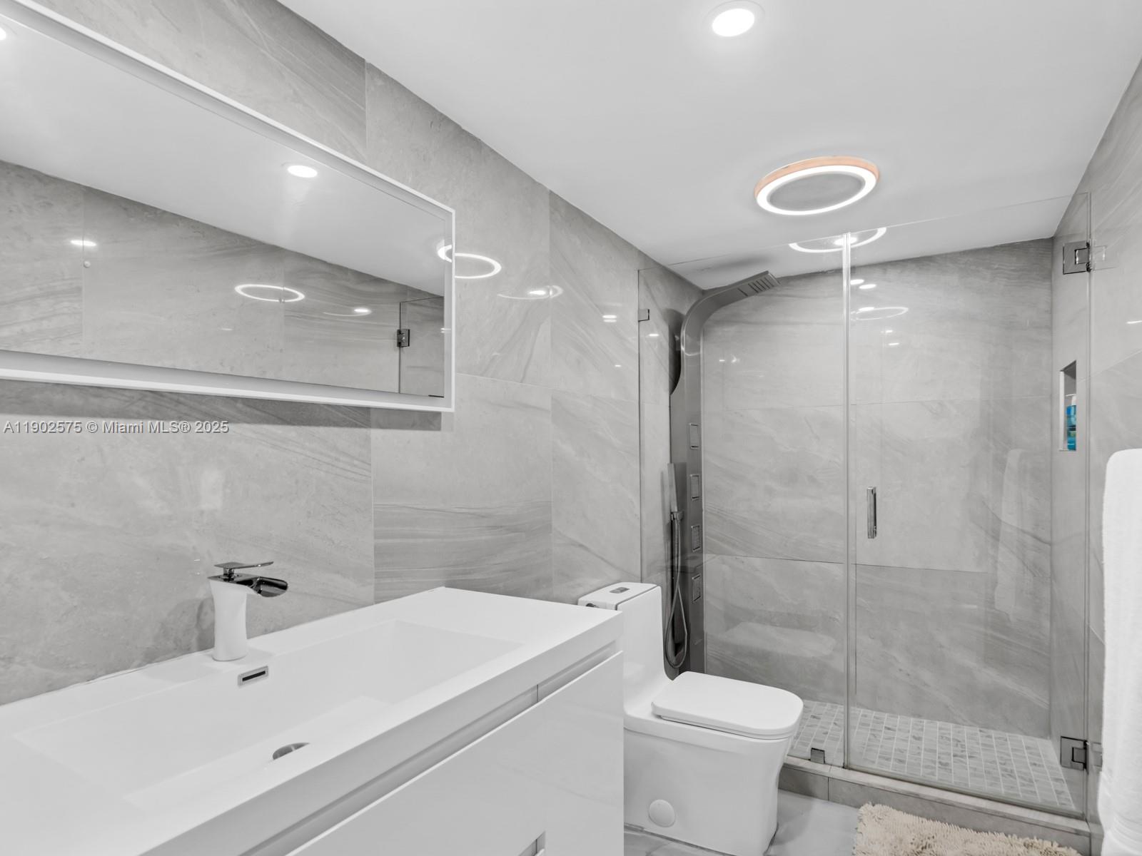 PALM-EAST GARDENS CONDO - Residential