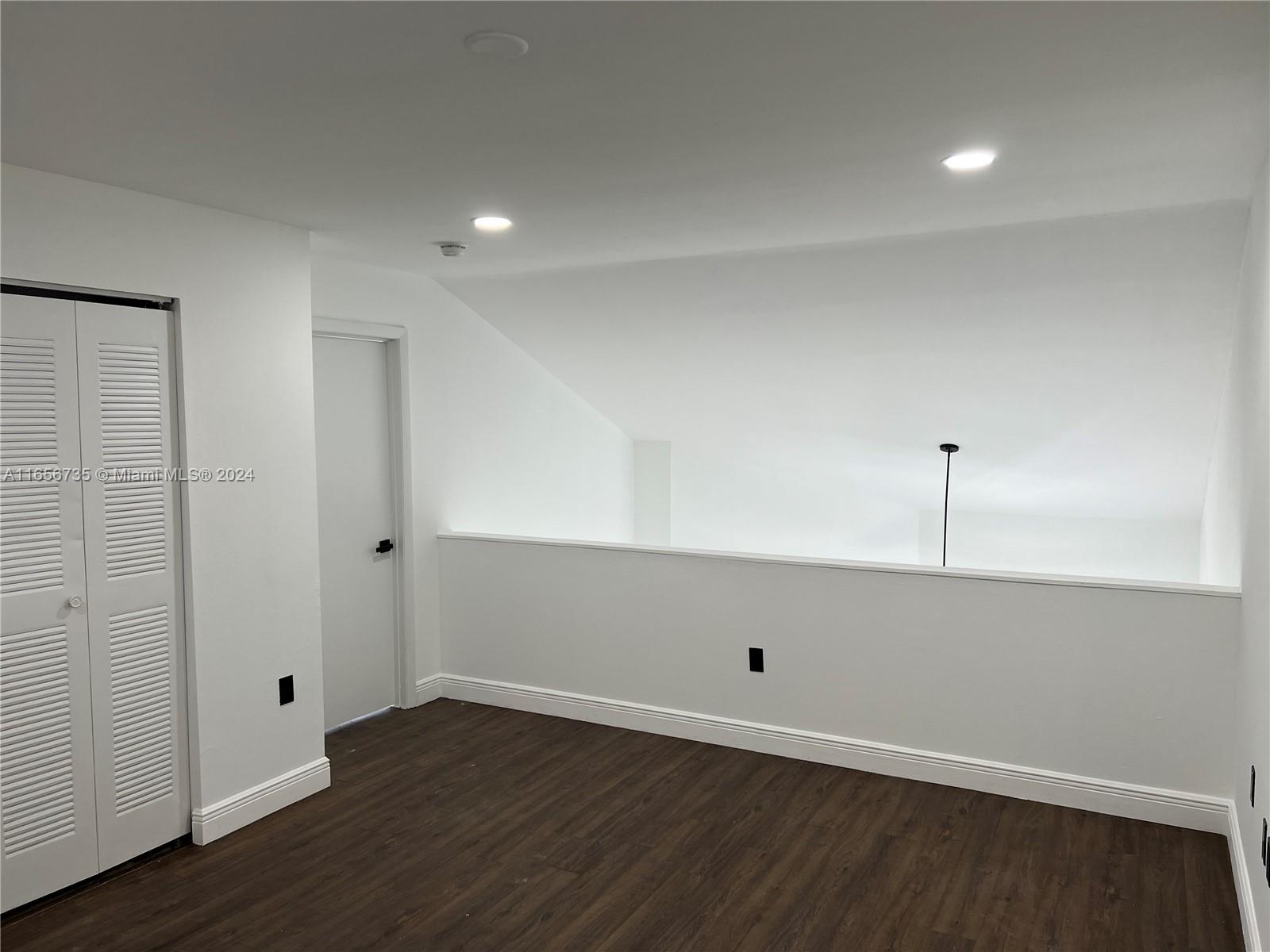 PALM LAKE CONDO - Residential