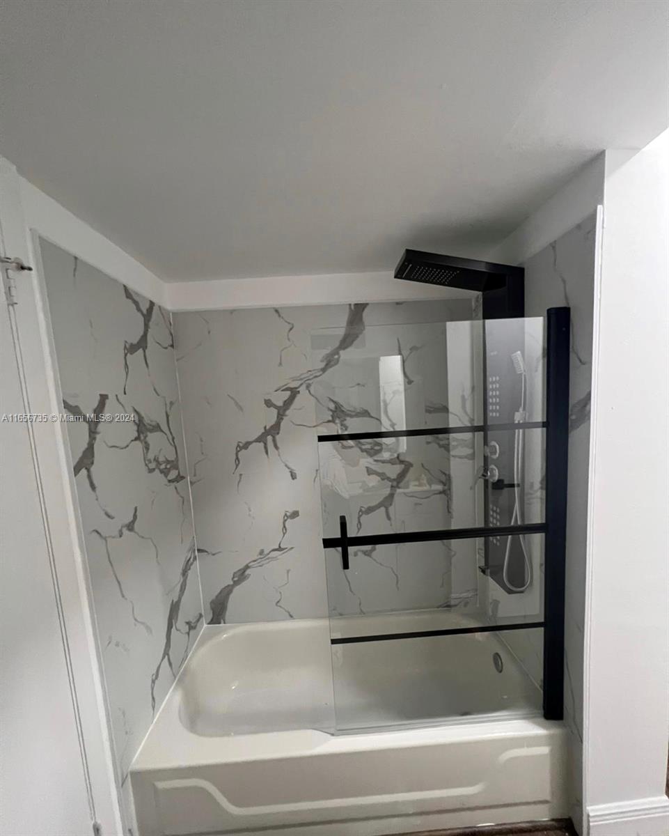 PALM LAKE CONDO - Residential