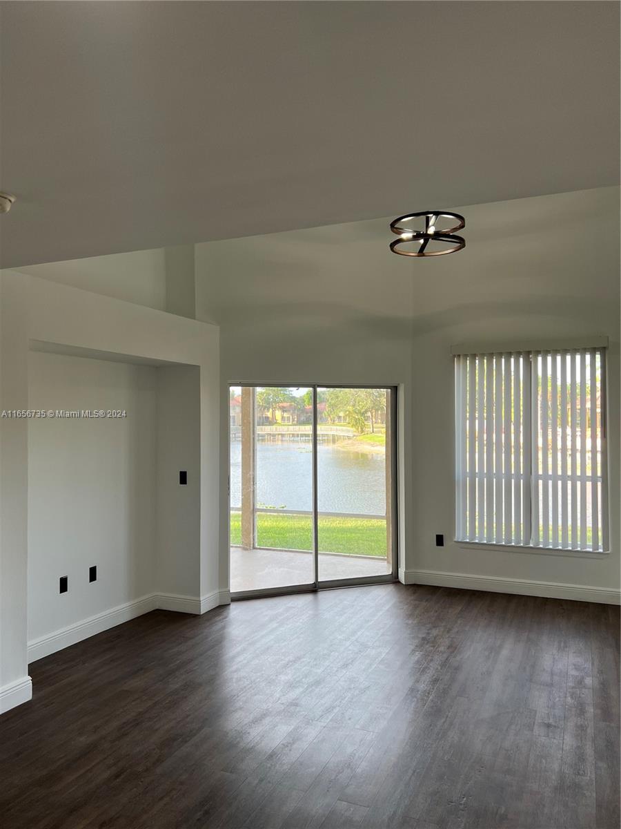 PALM LAKE CONDO - Residential