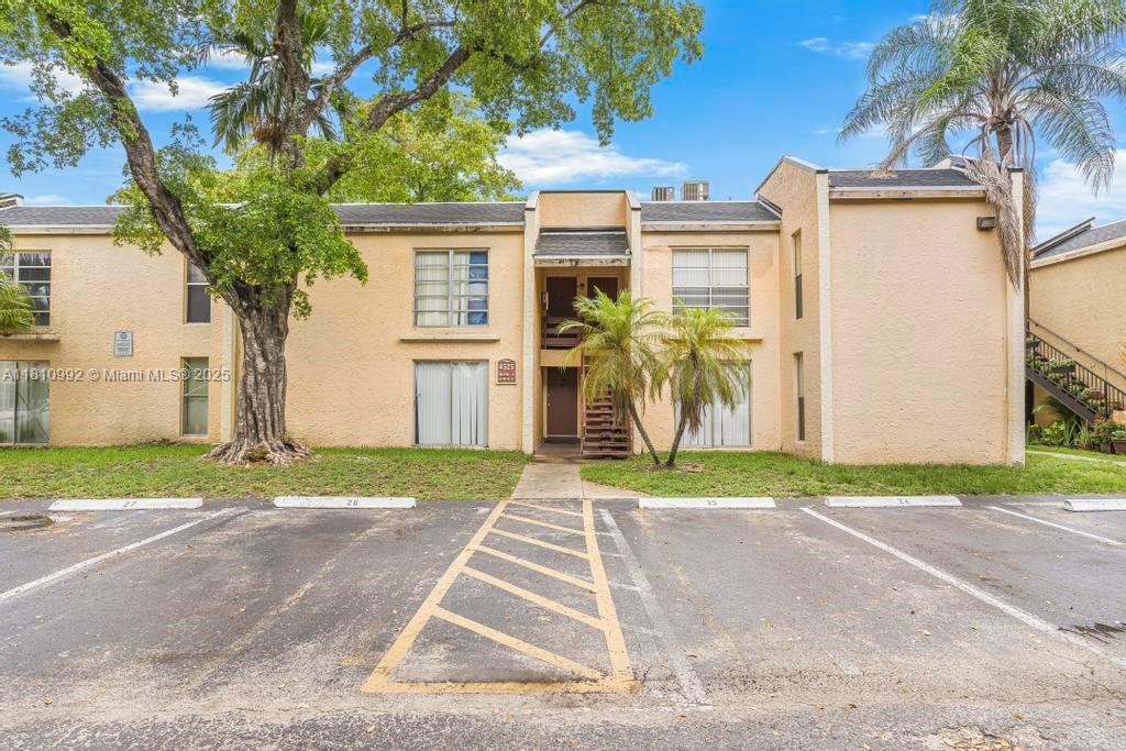 Rental Property at 4525 Treehouse Ln B, Tamarac, Broward County, Florida - Bedrooms: 2 
Bathrooms: 2  - $1,850 MO.
