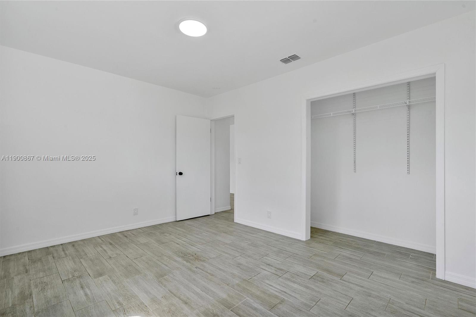 HOLLYWOOD HILLS - Residential Lease