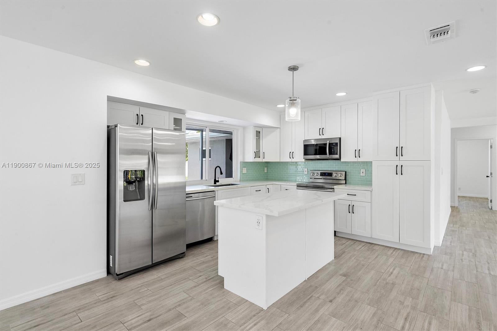 HOLLYWOOD HILLS - Residential Lease