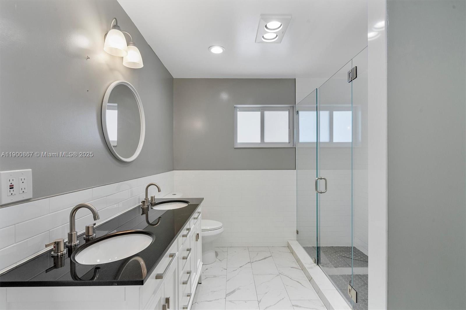 HOLLYWOOD HILLS - Residential Lease