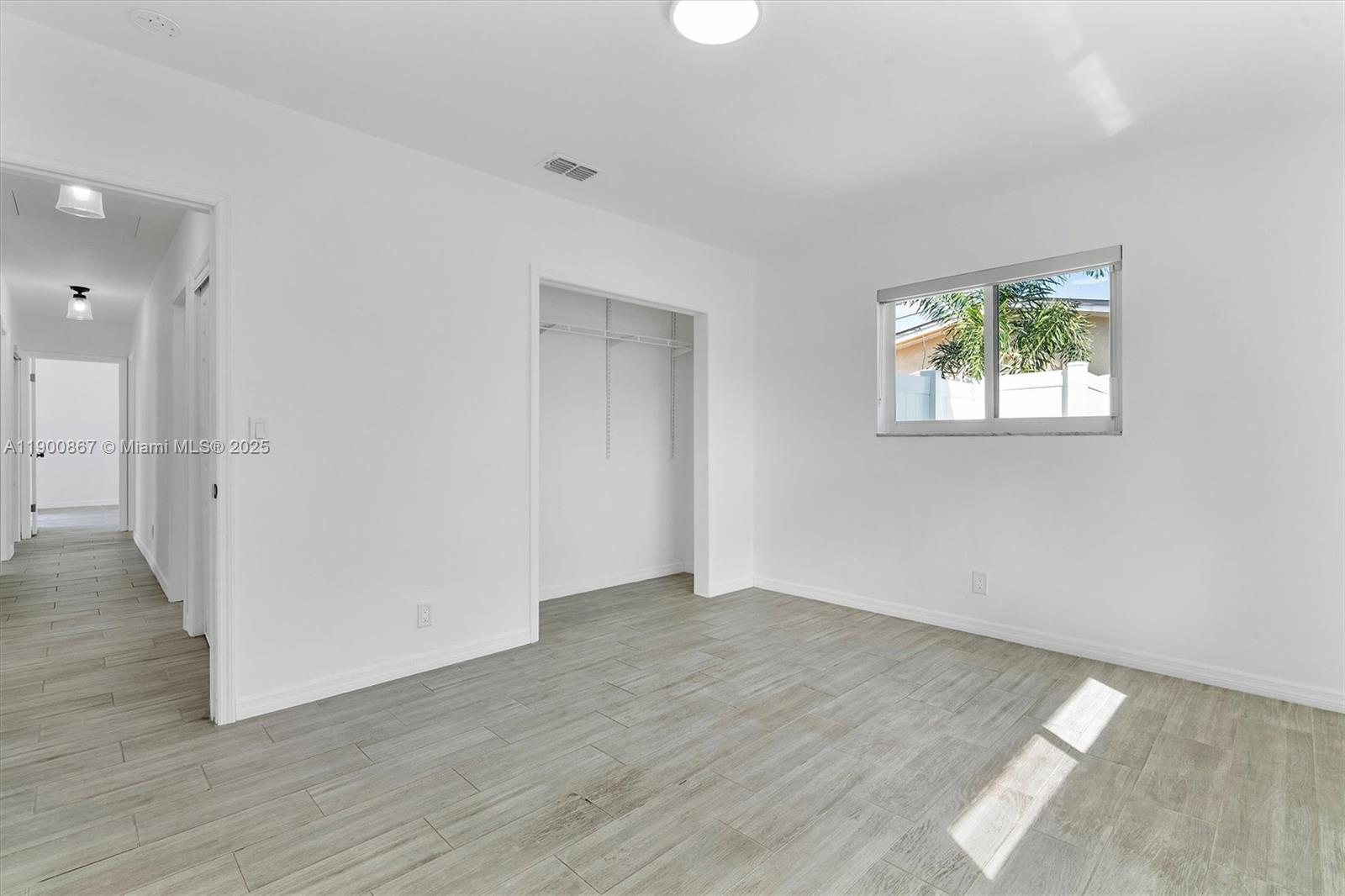 HOLLYWOOD HILLS - Residential Lease