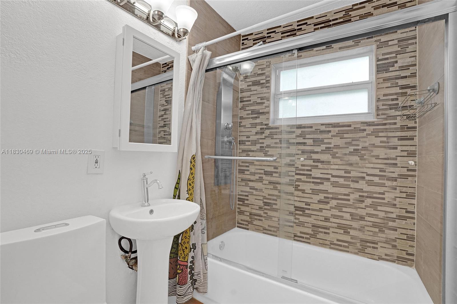 NEW BROWARDALE 1ST ADD - Residential Lease