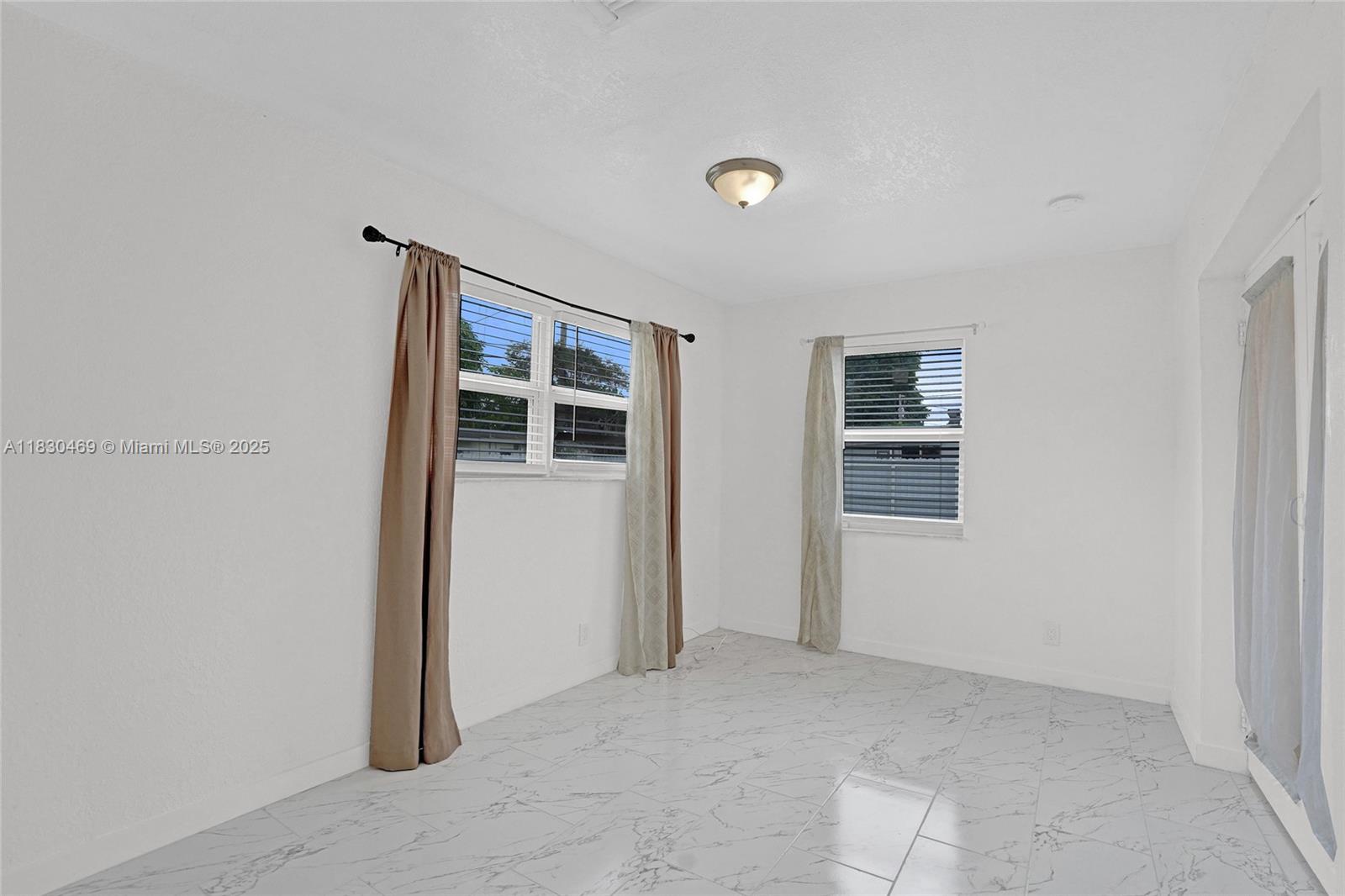 NEW BROWARDALE 1ST ADD - Residential Lease