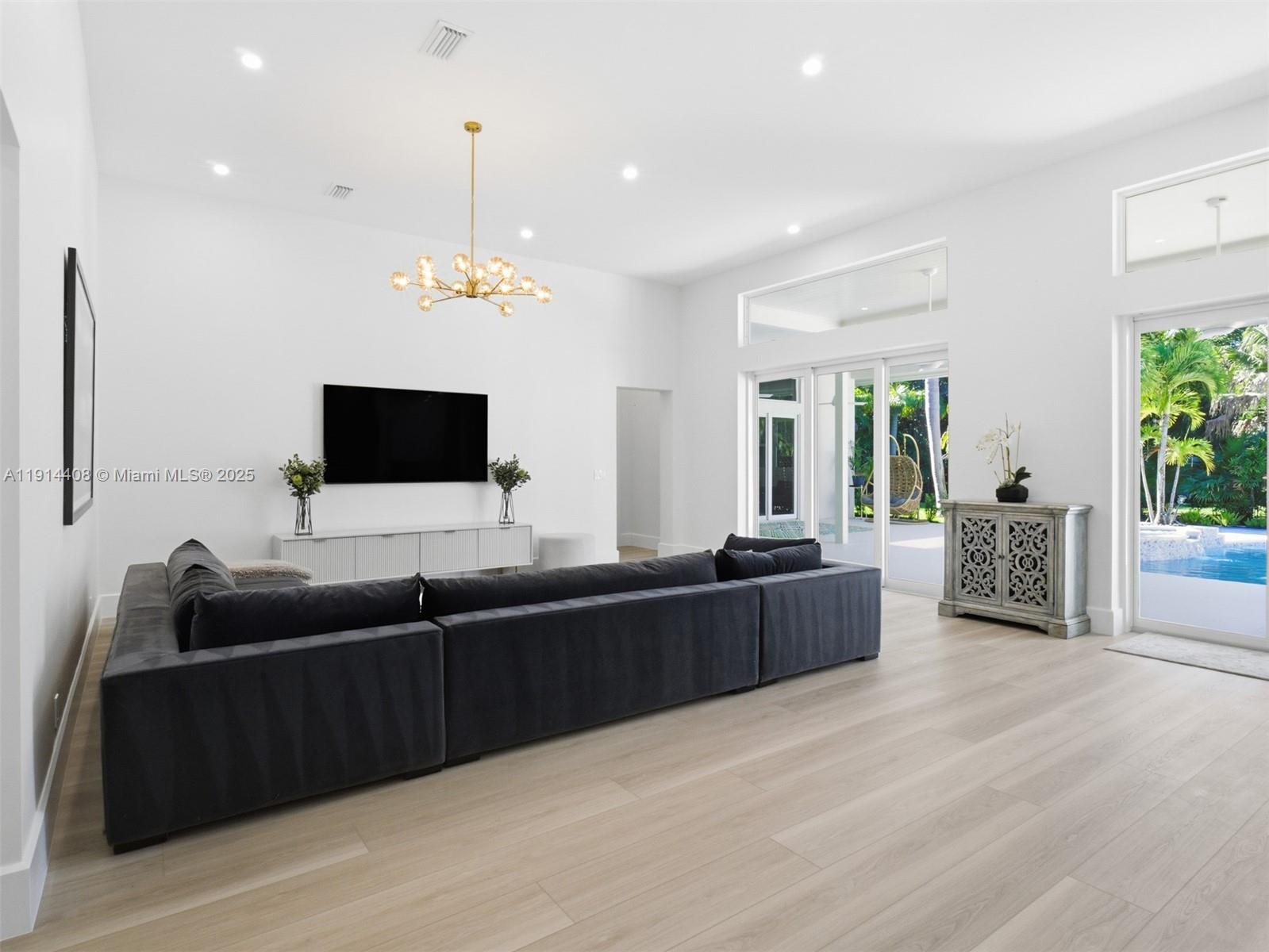 HORSESHOE ACRES WEST - Residential