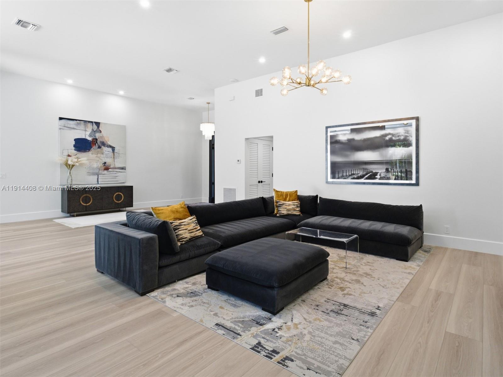 HORSESHOE ACRES WEST - Residential