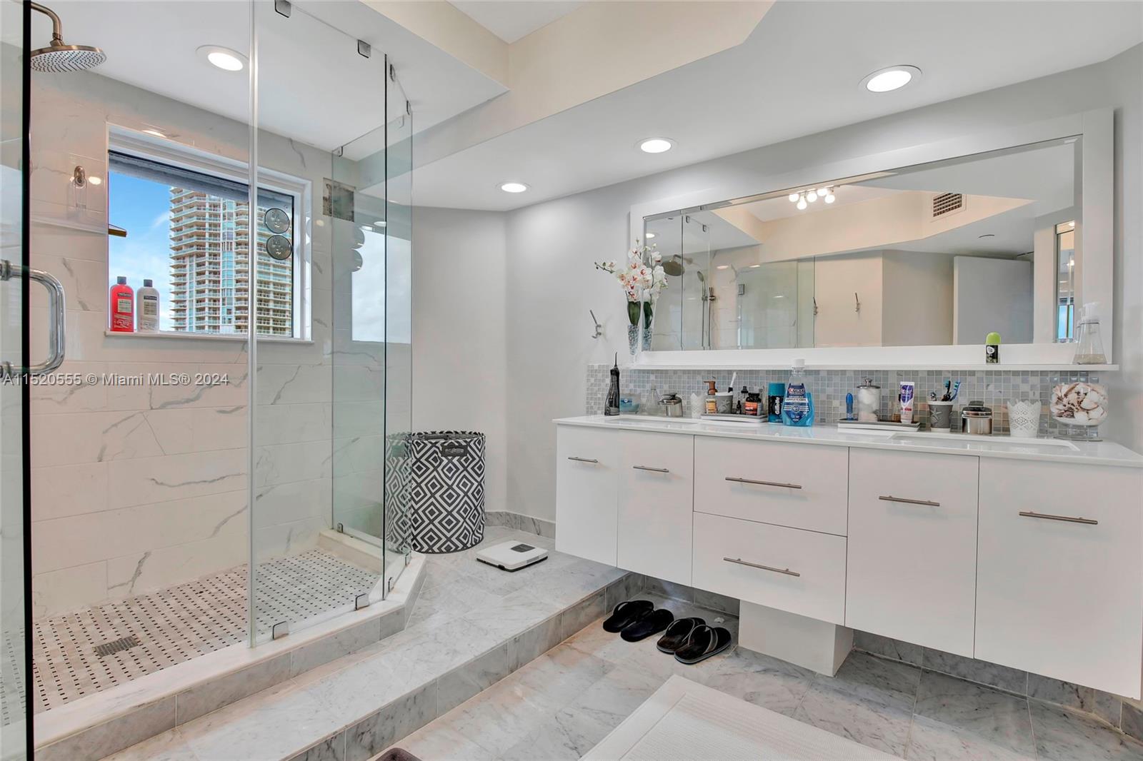 Sunny Isles Beach, Florida 33160, United States, 2 Bedrooms Bedrooms, ,2 BathroomsBathrooms,Residential,Active,66309