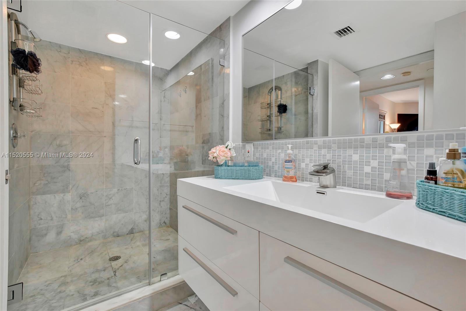 Sunny Isles Beach, Florida 33160, United States, 2 Bedrooms Bedrooms, ,2 BathroomsBathrooms,Residential,Active,66309