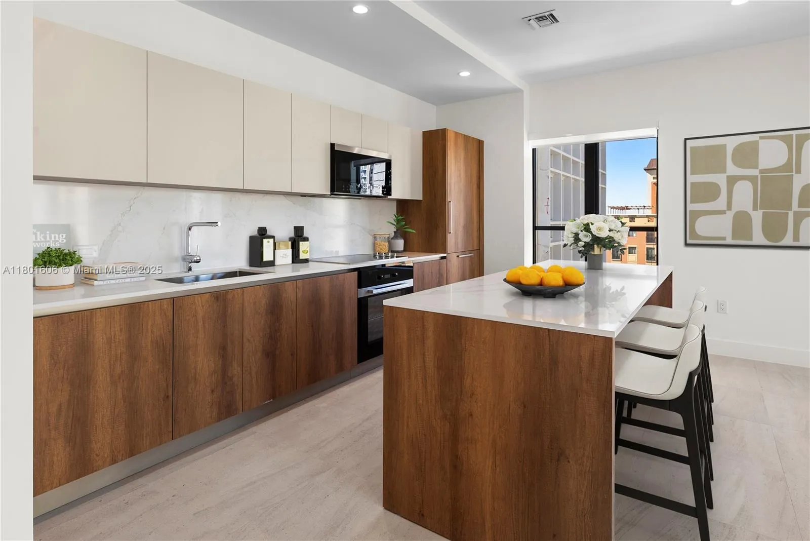 Coral Gables, Florida 33134, United States, 2 Bedrooms Bedrooms, ,2 BathroomsBathrooms,Residential,Active,127926