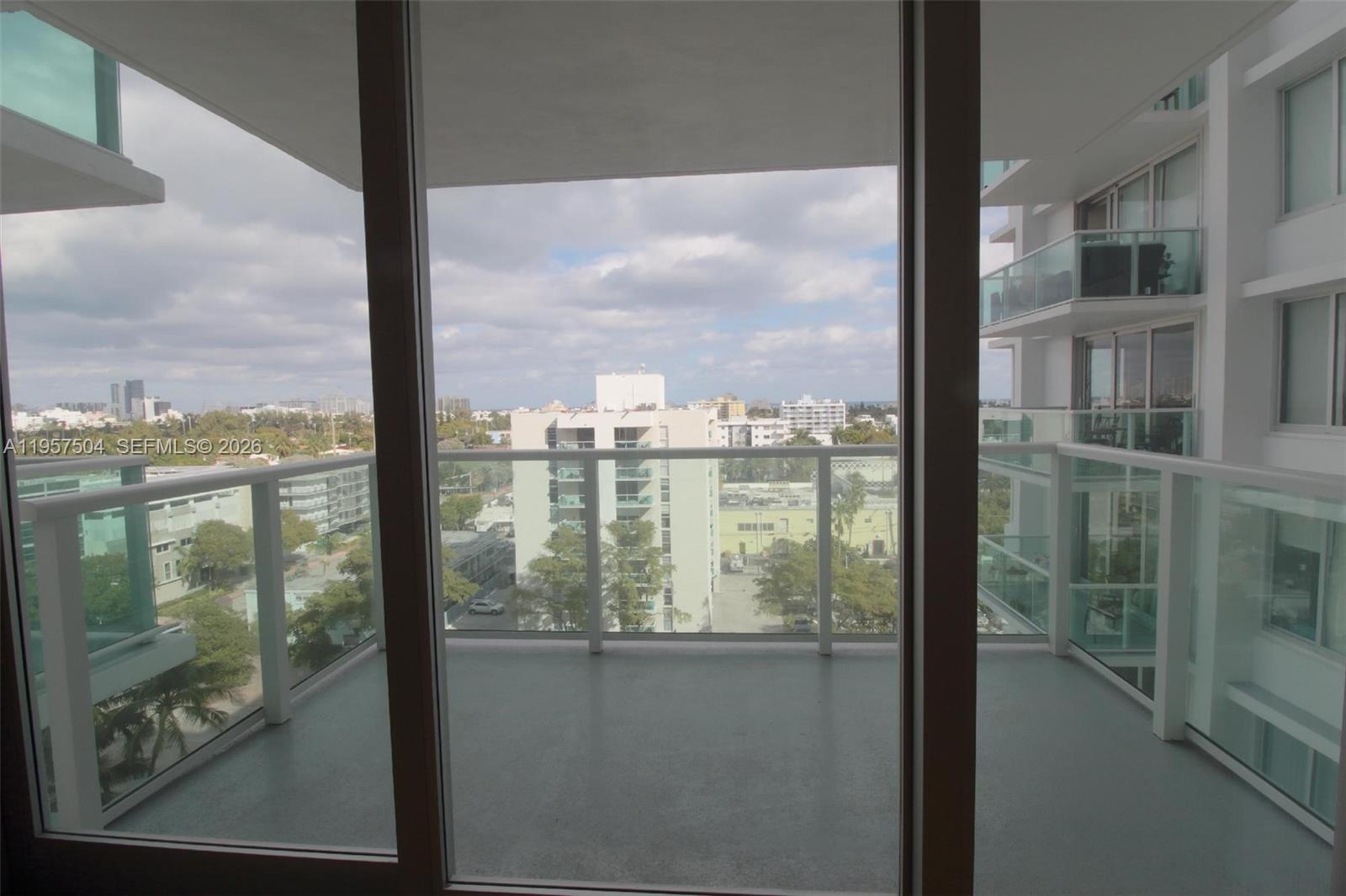 MIRADOR 1000 CONDO - Residential