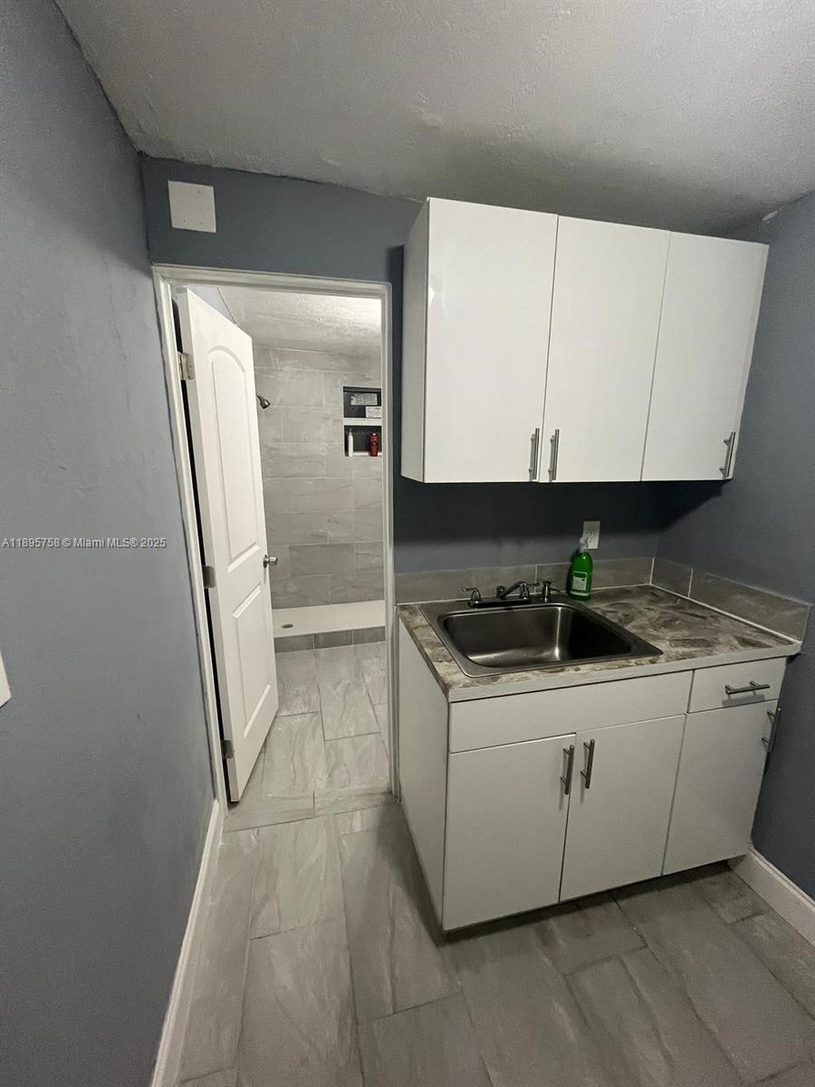 MAC ARTHUR HOMESITES - Residential