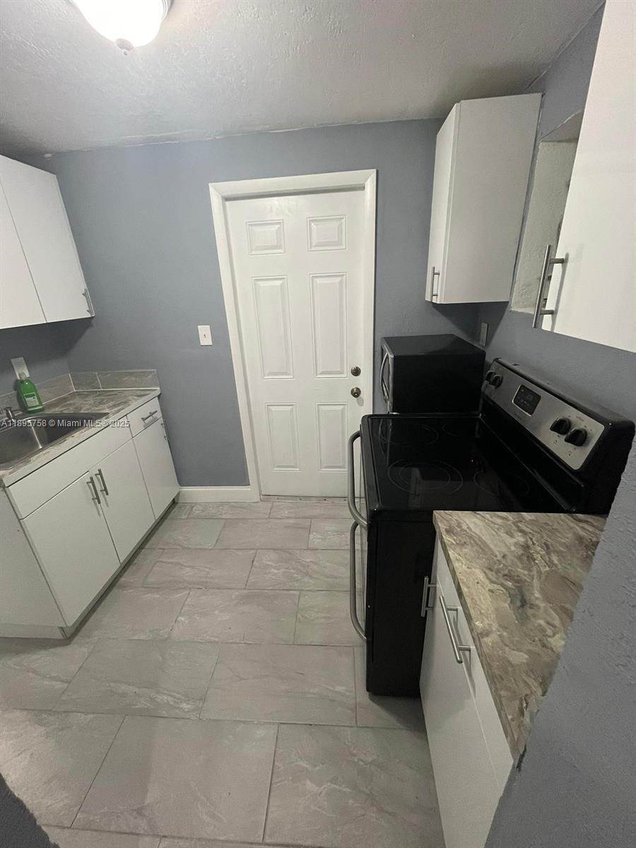 MAC ARTHUR HOMESITES - Residential