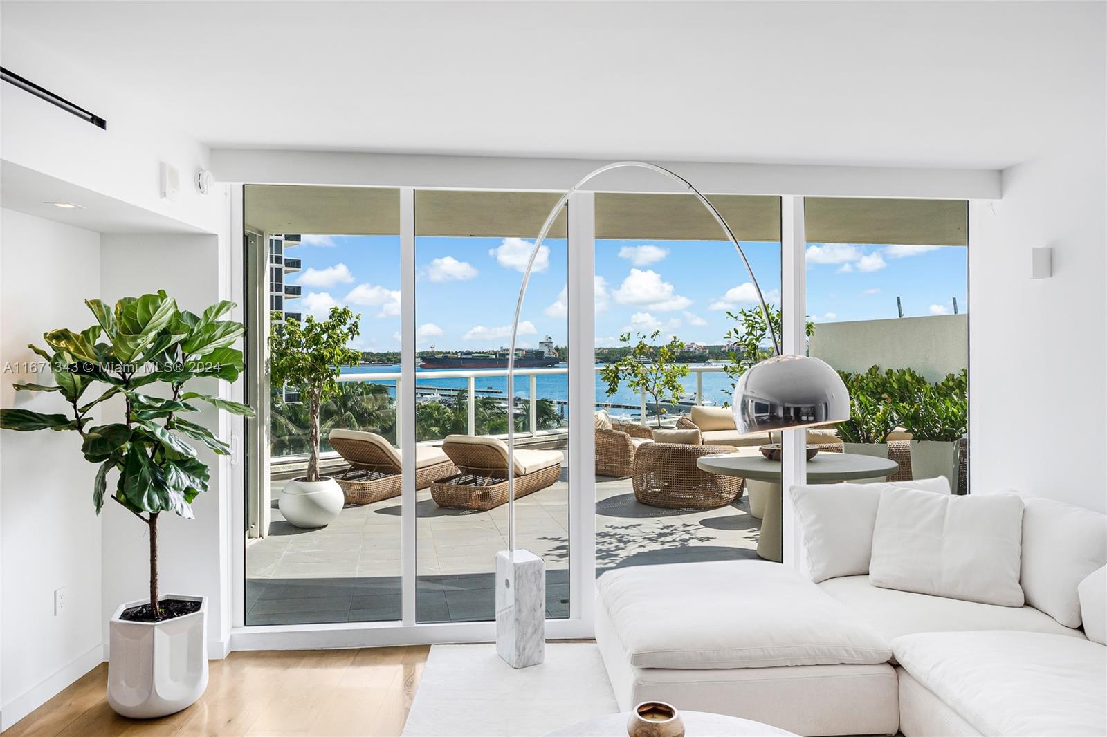 ICON CONDO - Residential