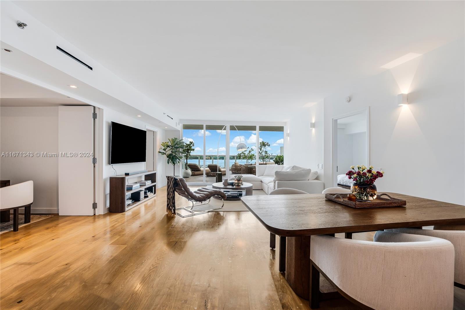 ICON CONDO - Residential