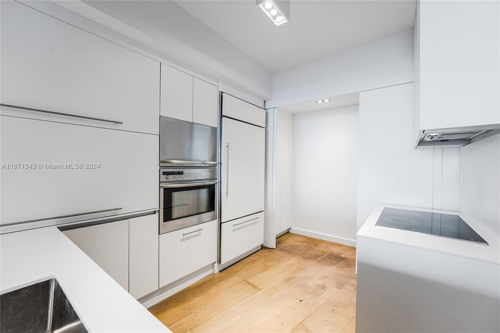 ICON CONDO - Residential